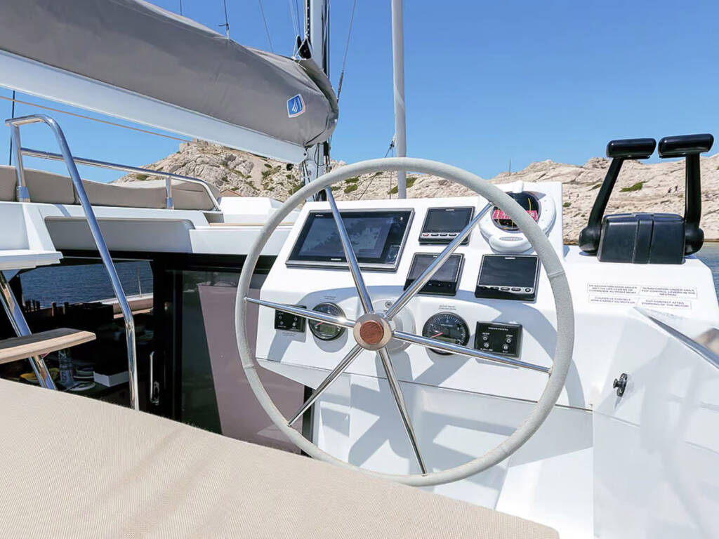 Fountaine Pajot Astrea 42 Deutz