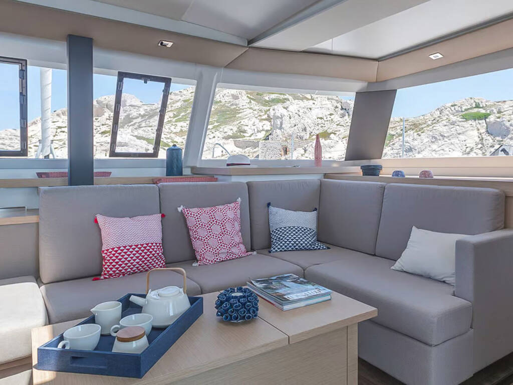 Fountaine Pajot Astrea 42 Deutz