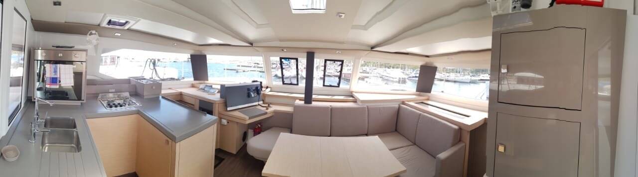 Fountaine Pajot Astrea 42 Wild Baleine