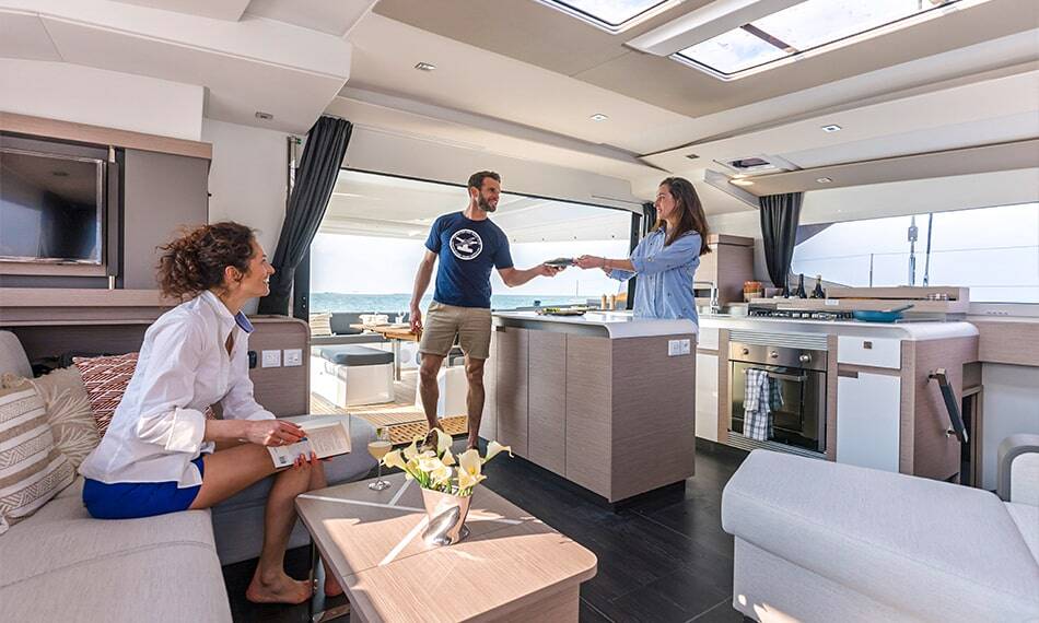 Fountaine Pajot Aura 51 SMART ELECTRIC LILY 