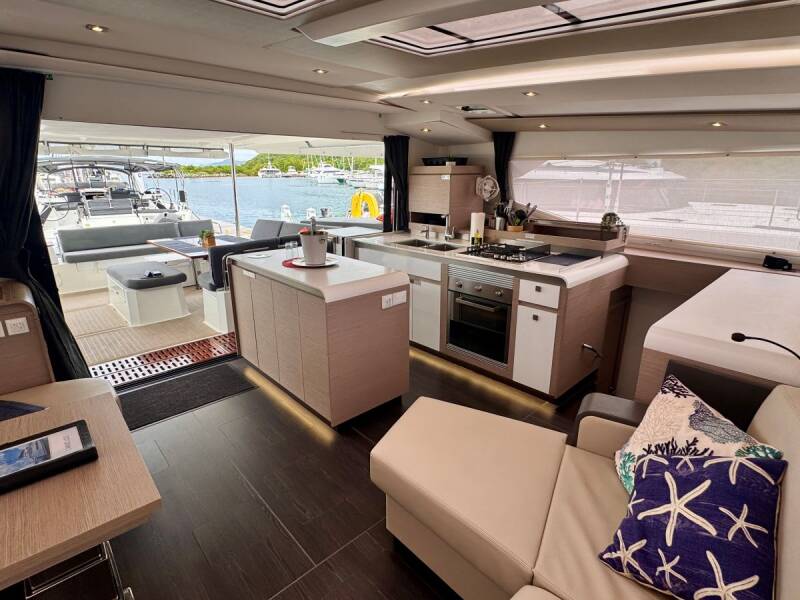 Fountaine Pajot Aura 51 Carrie Lee