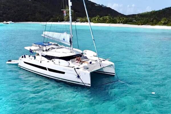 Fountaine Pajot Aura 51 V Circle