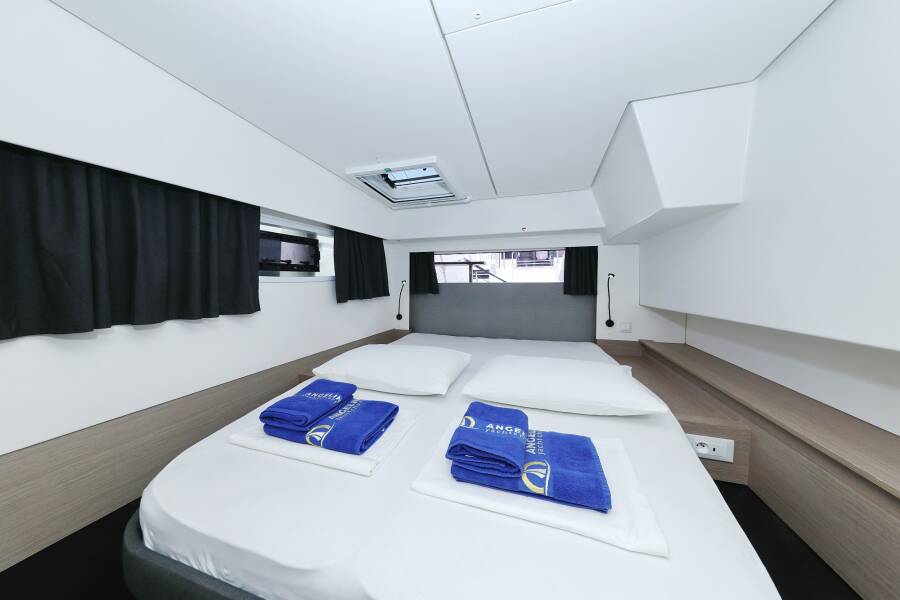 Fountaine Pajot Elba 45 Sun Office