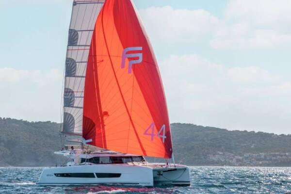 Fountaine Pajot FP 44 Quatuor • DIVER DOG