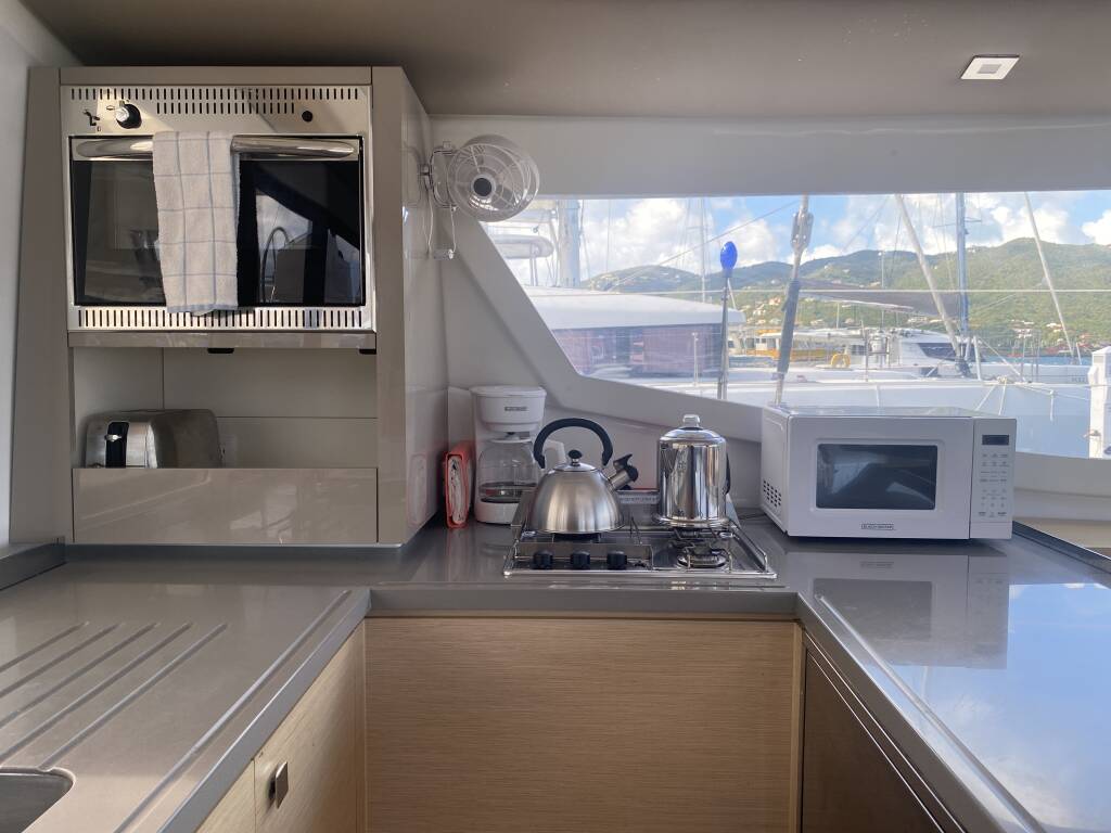 Fountaine Pajot Helia 44 Evolution Peacemaker