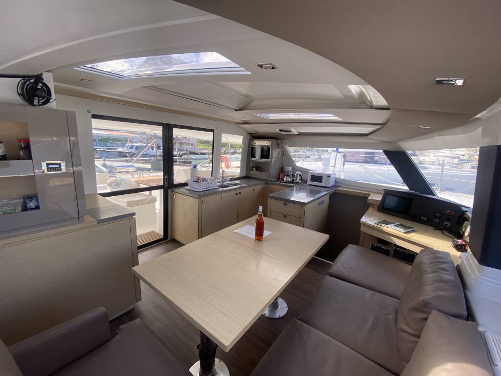 Fountaine Pajot Helia 44 Evolution Peacemaker