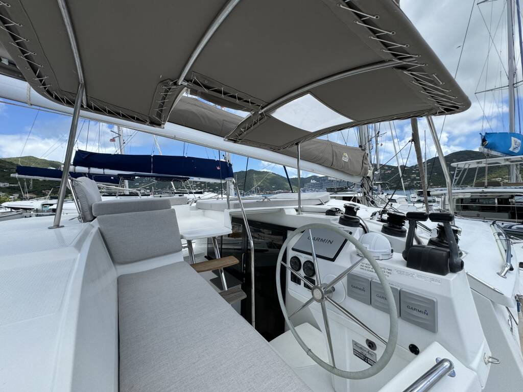Fountaine Pajot Helia 44 Ohana