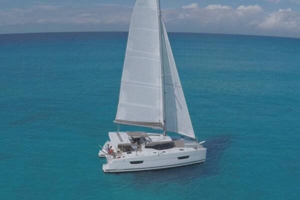 Fountaine Pajot Isla 40 • SEA BREEZE 