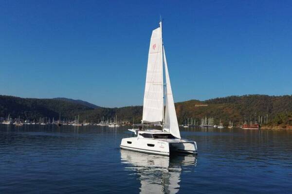 Fountaine Pajot Isla 40 • Blue Orion