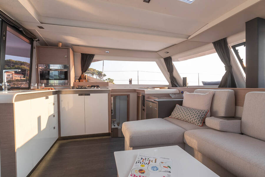 Fountaine Pajot Isla 40 Monkey Puppy