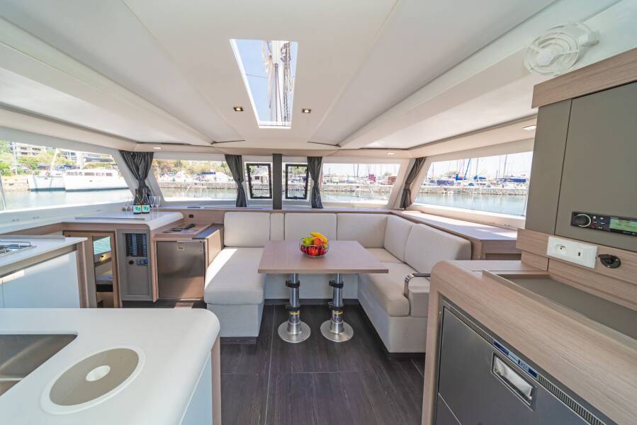 Fountaine Pajot Isla 40 Aifos