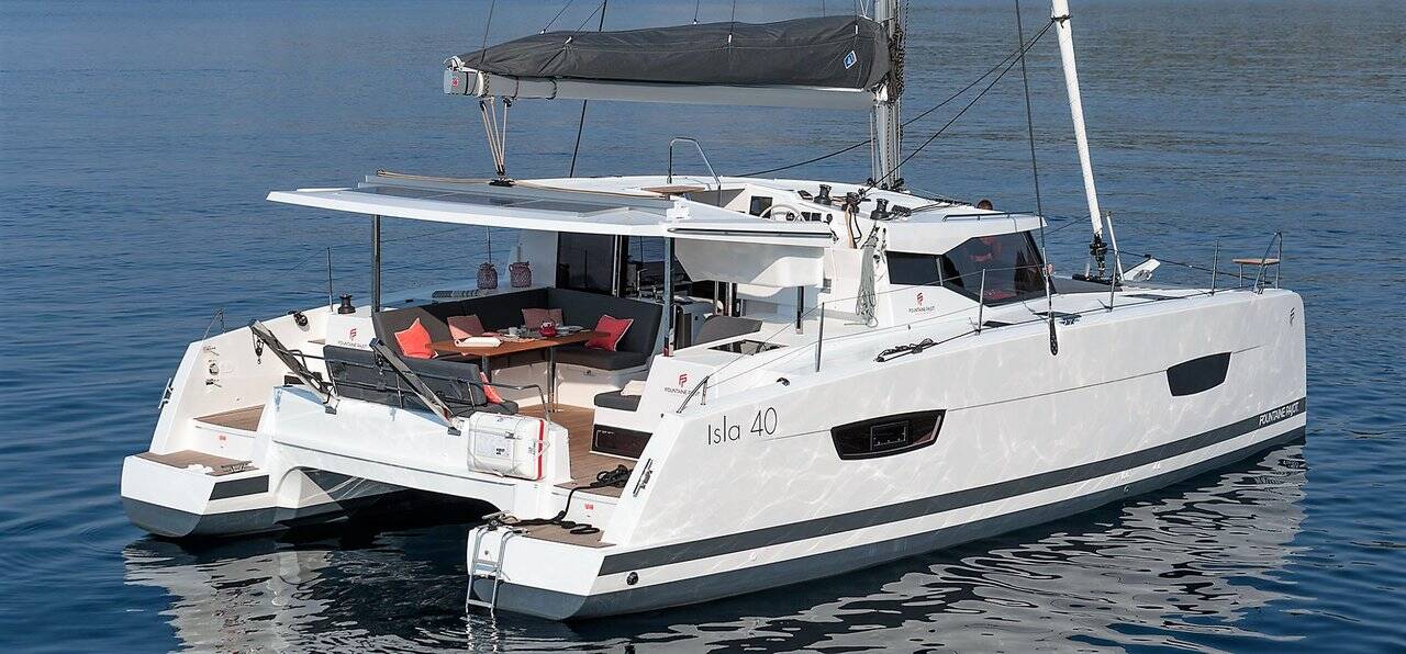 Fountaine Pajot Isla 40 • Almiriki