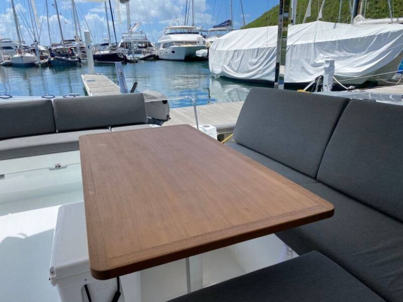 Fountaine Pajot Isla 40 Firefly