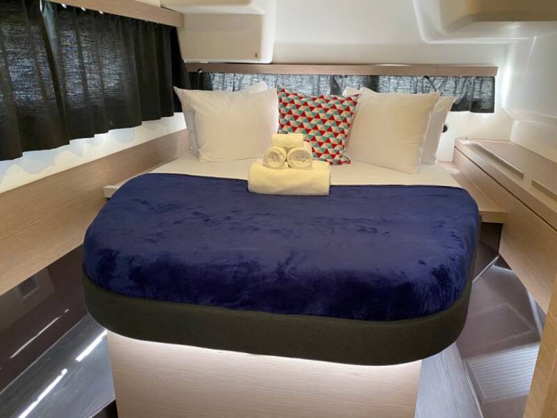 Fountaine Pajot Isla 40 Firefly