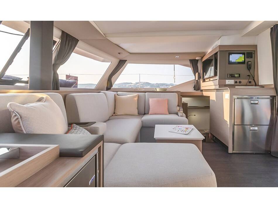 Fountaine Pajot Isla 40   Isla 