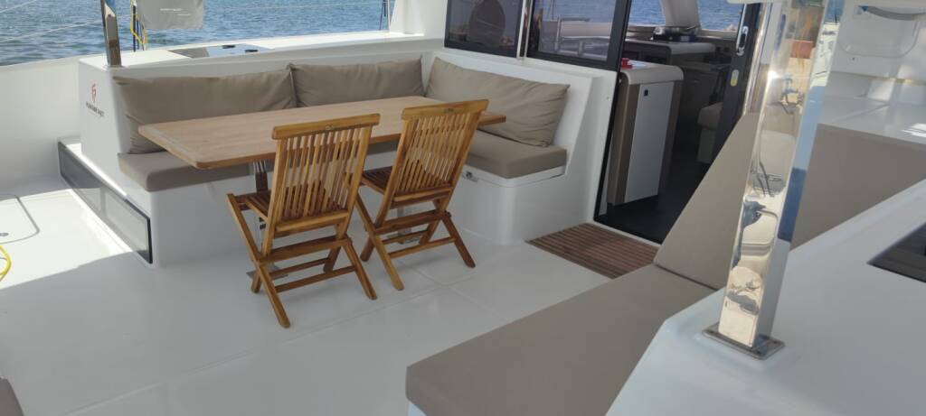 Fountaine Pajot Isla 40   Isla 