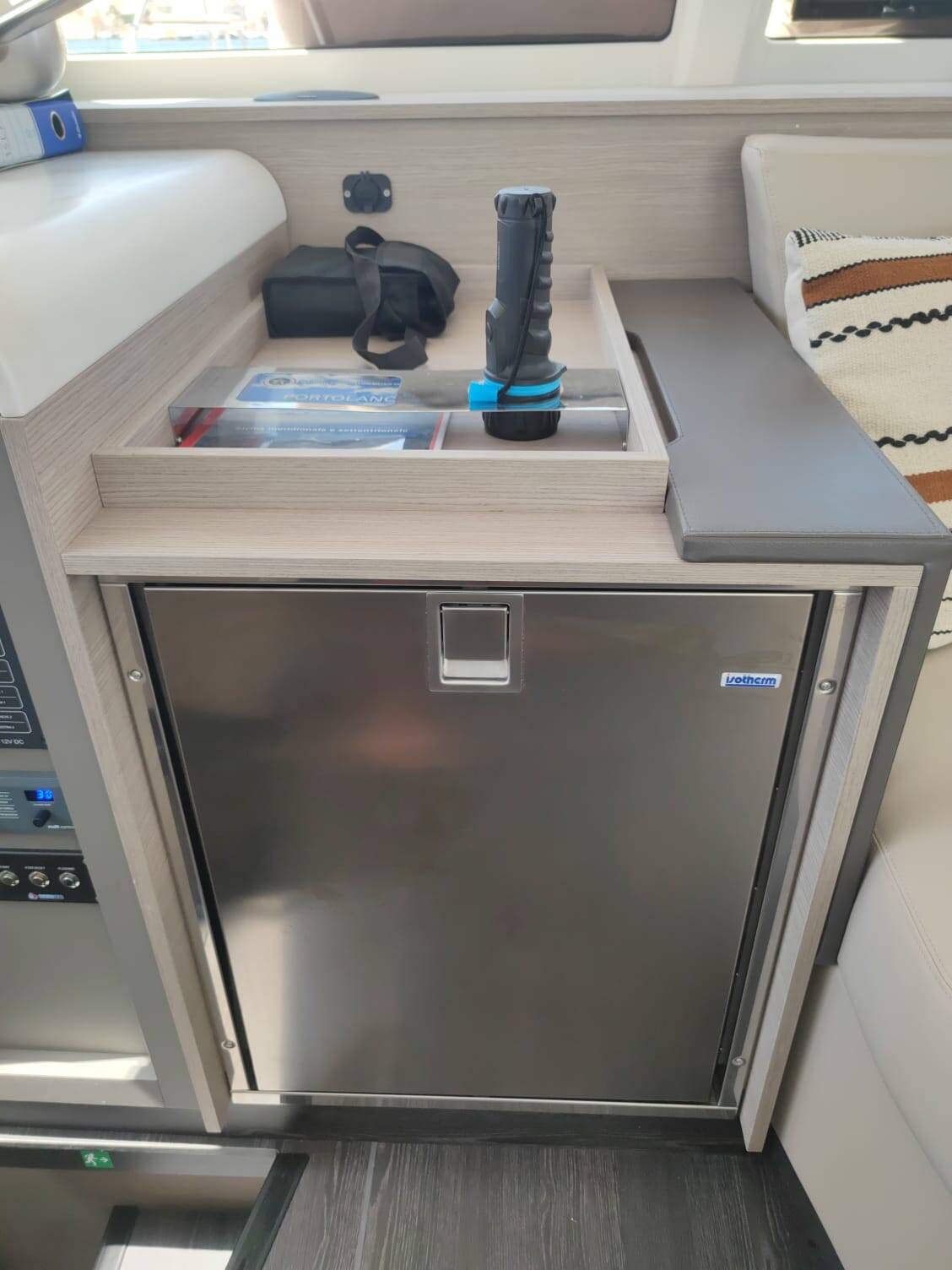 Fountaine Pajot Isla 40   Isla 