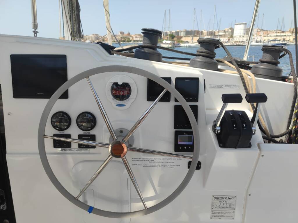 Fountaine Pajot Isla 40   Isla 