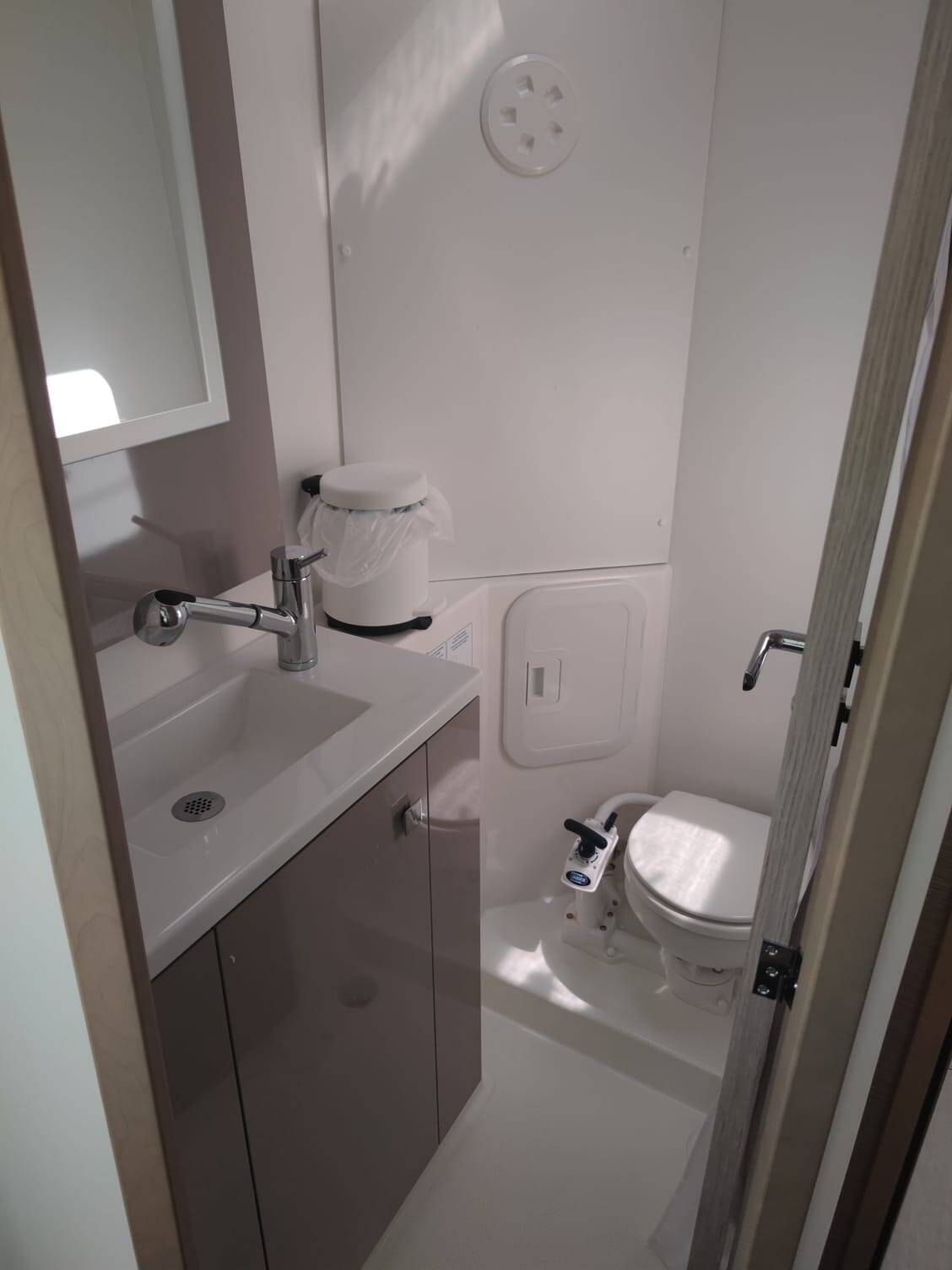 Fountaine Pajot Isla 40   Isla 