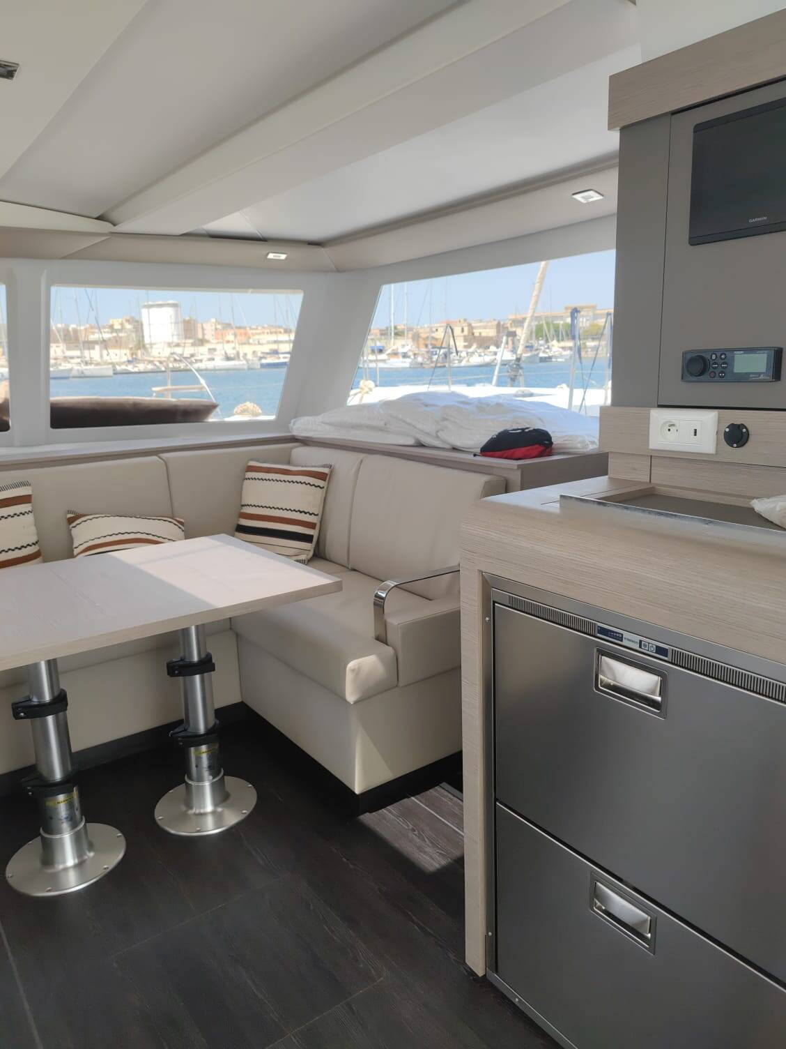 Fountaine Pajot Isla 40   Isla 