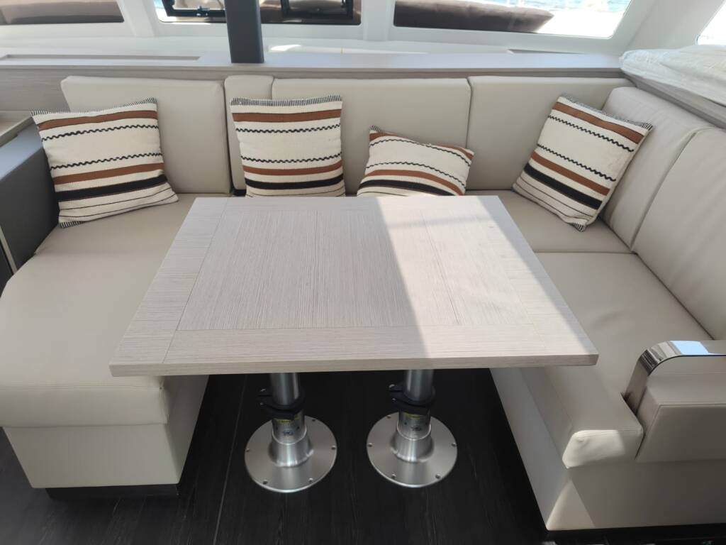 Fountaine Pajot Isla 40   Isla 