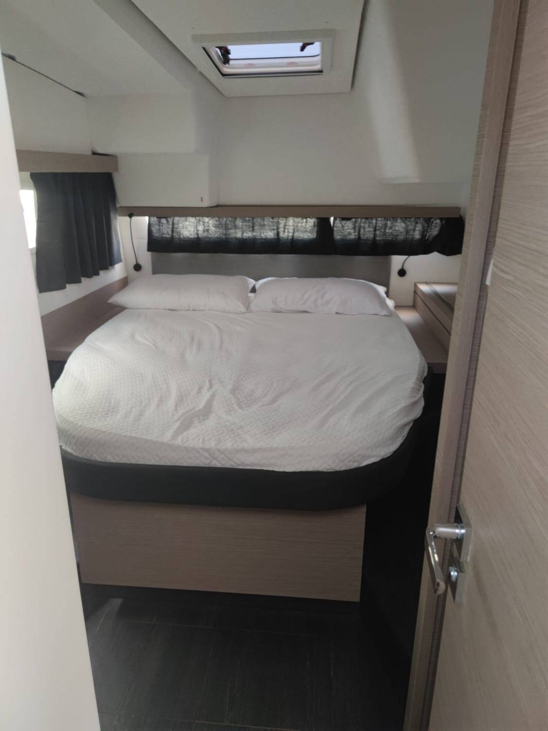 Fountaine Pajot Isla 40   Isla 