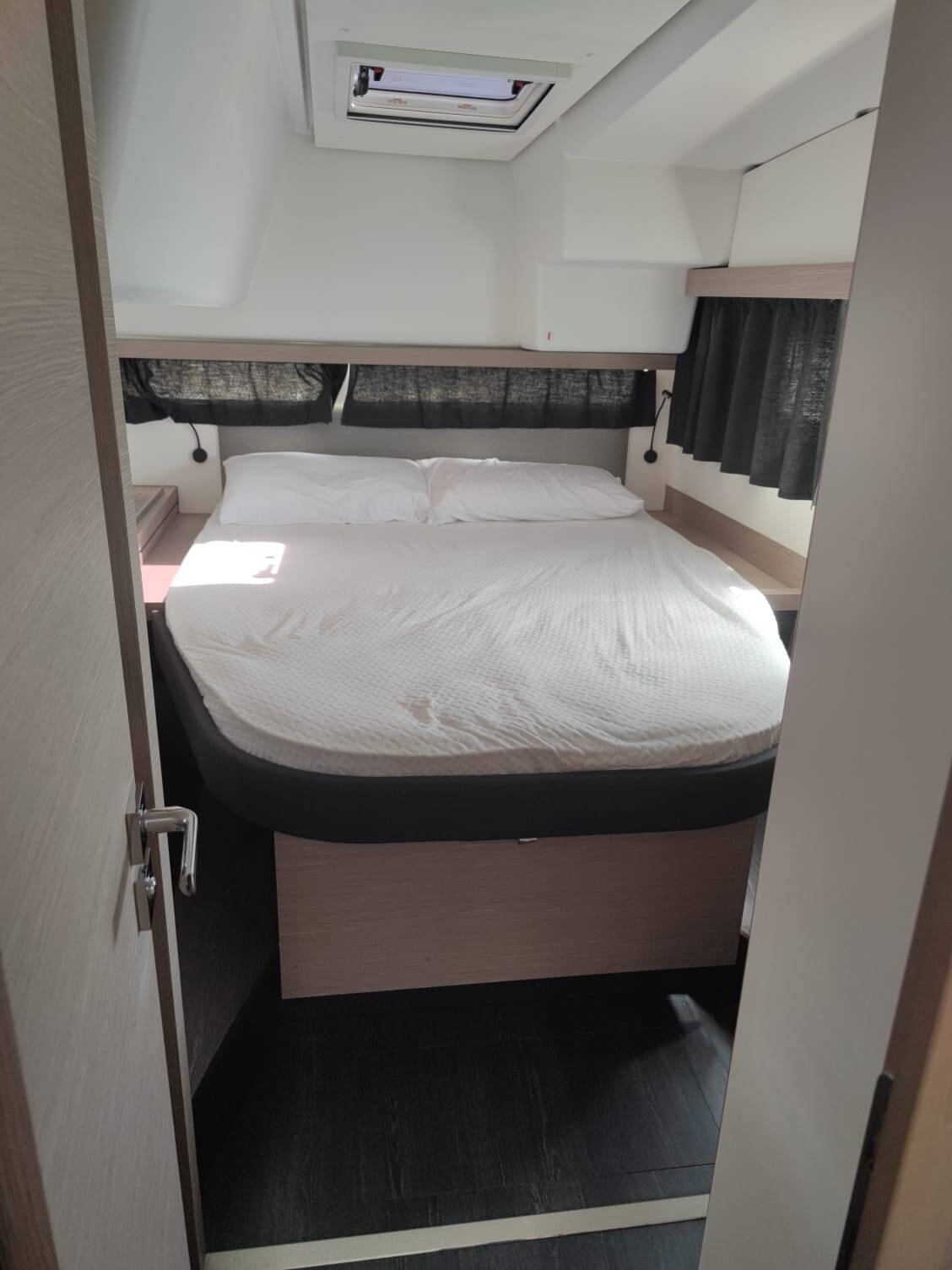 Fountaine Pajot Isla 40   Isla 