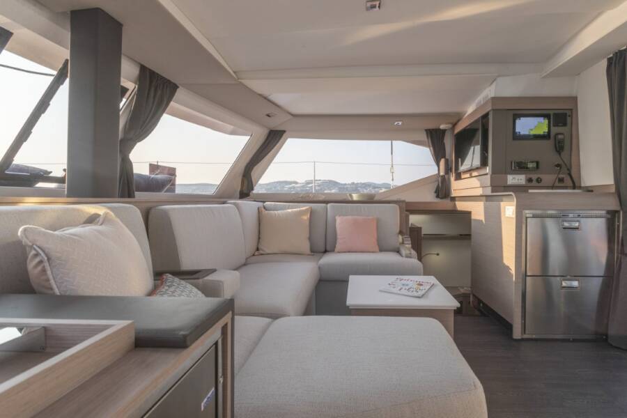 Fountaine Pajot Isla 40 Kebitree