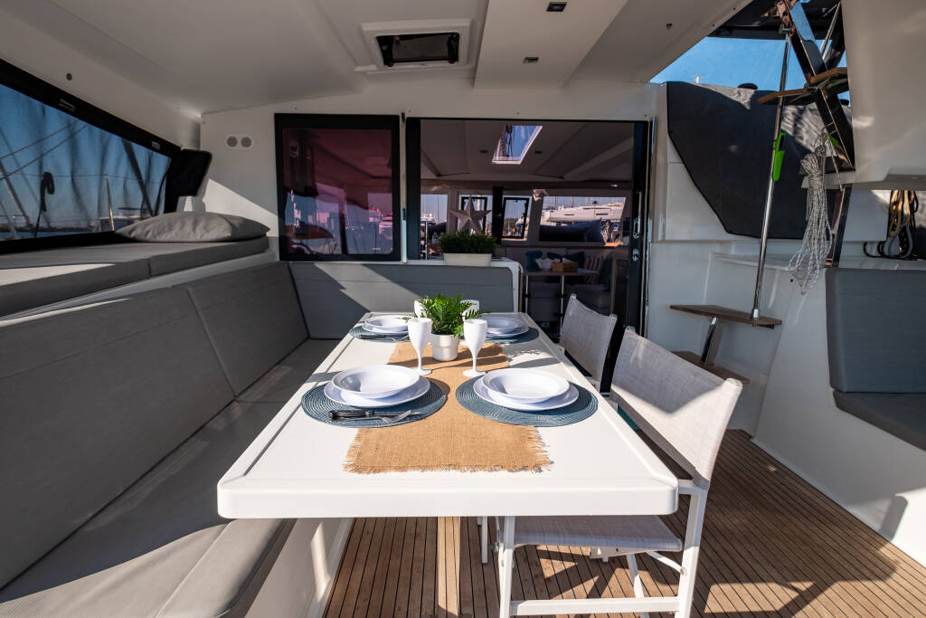 Fountaine Pajot Isla 40 Artemis