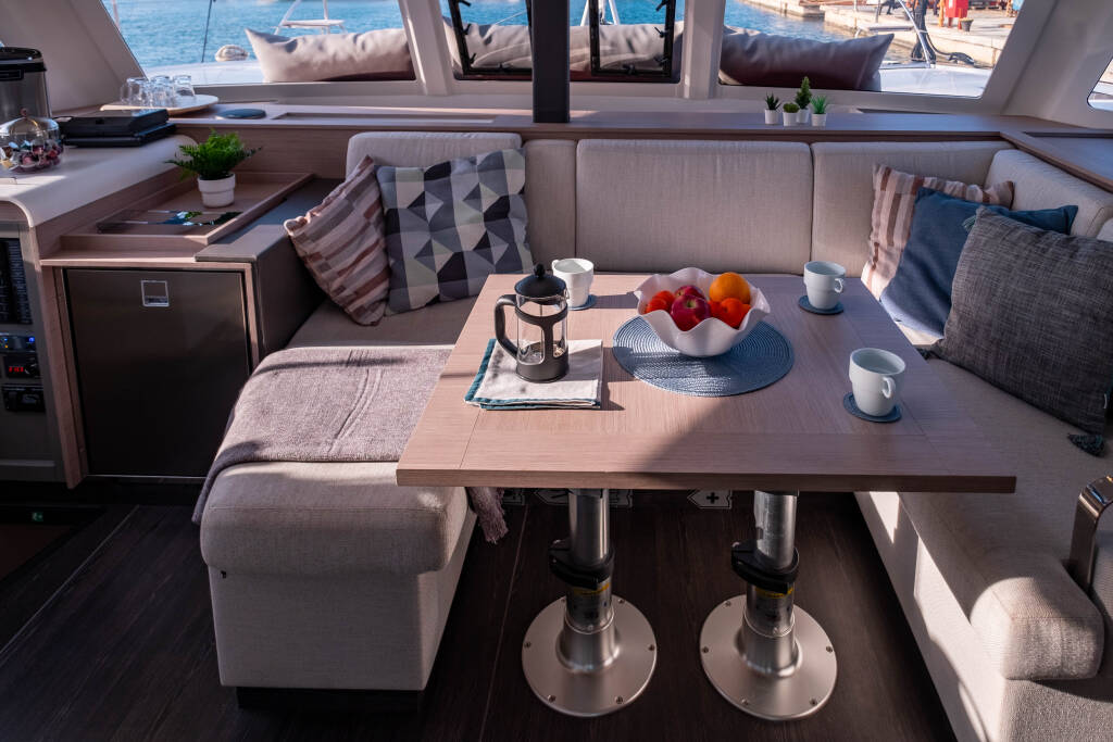 Fountaine Pajot Isla 40 Artemis