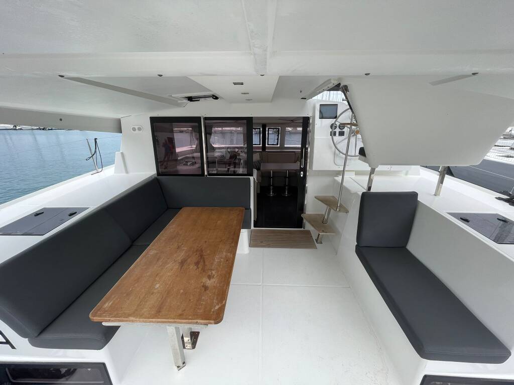 Fountaine Pajot Isla 40 LUNA