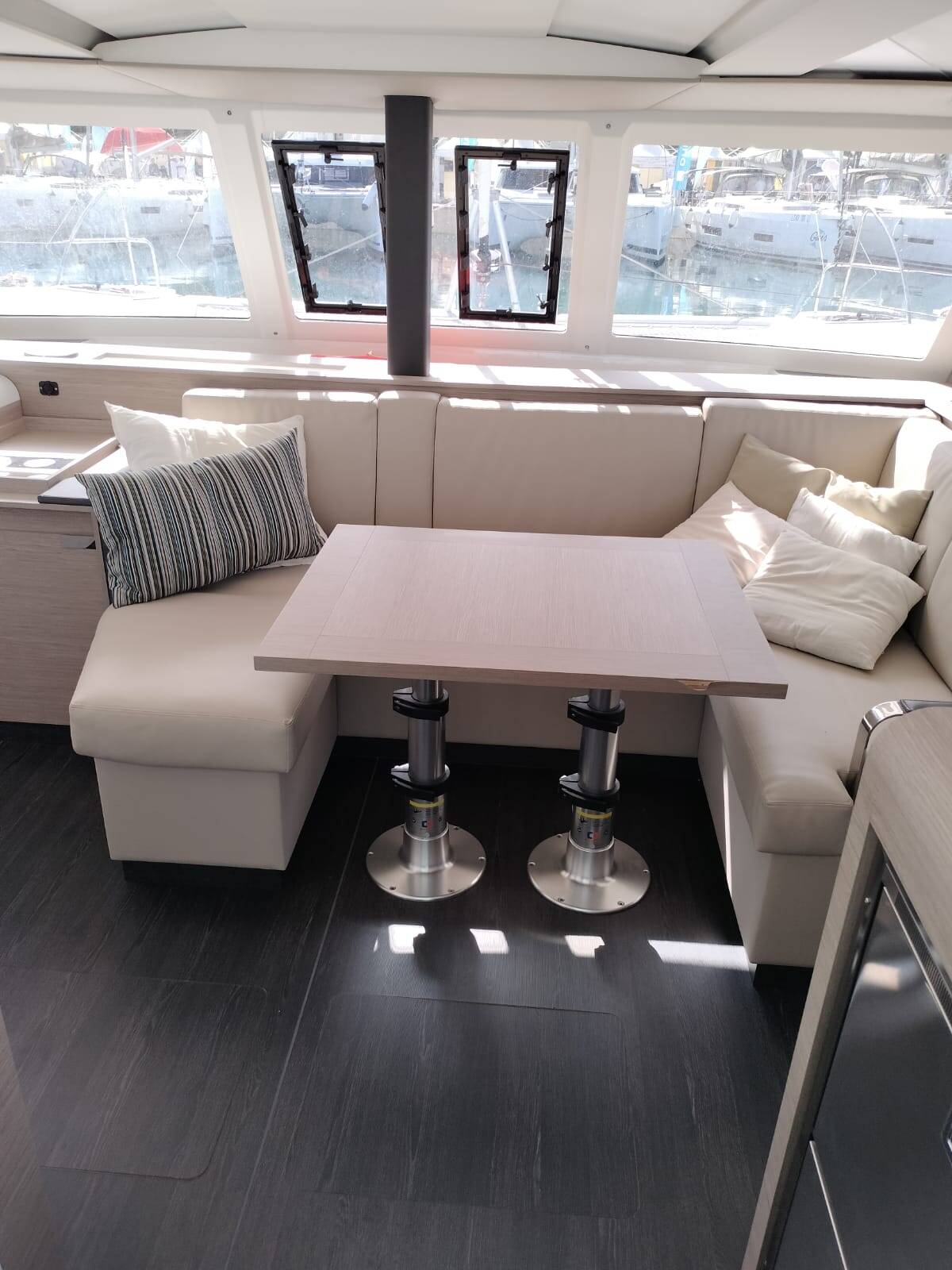 Fountaine Pajot Isla 40 LUNA