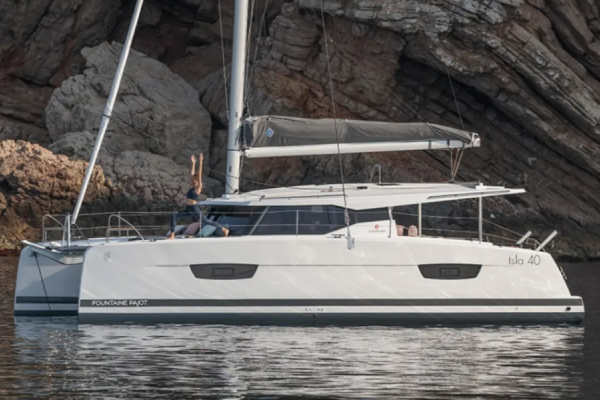 Fountaine Pajot Isla 40 • Kebitree