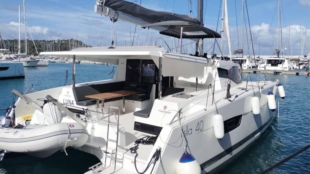 Fountaine Pajot Isla 40 Luna