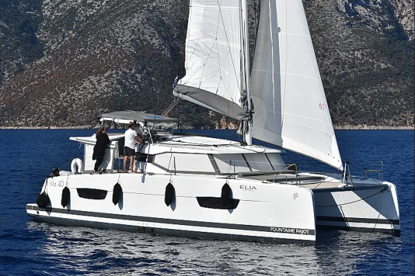 Fountaine Pajot Isla 40 • Elia