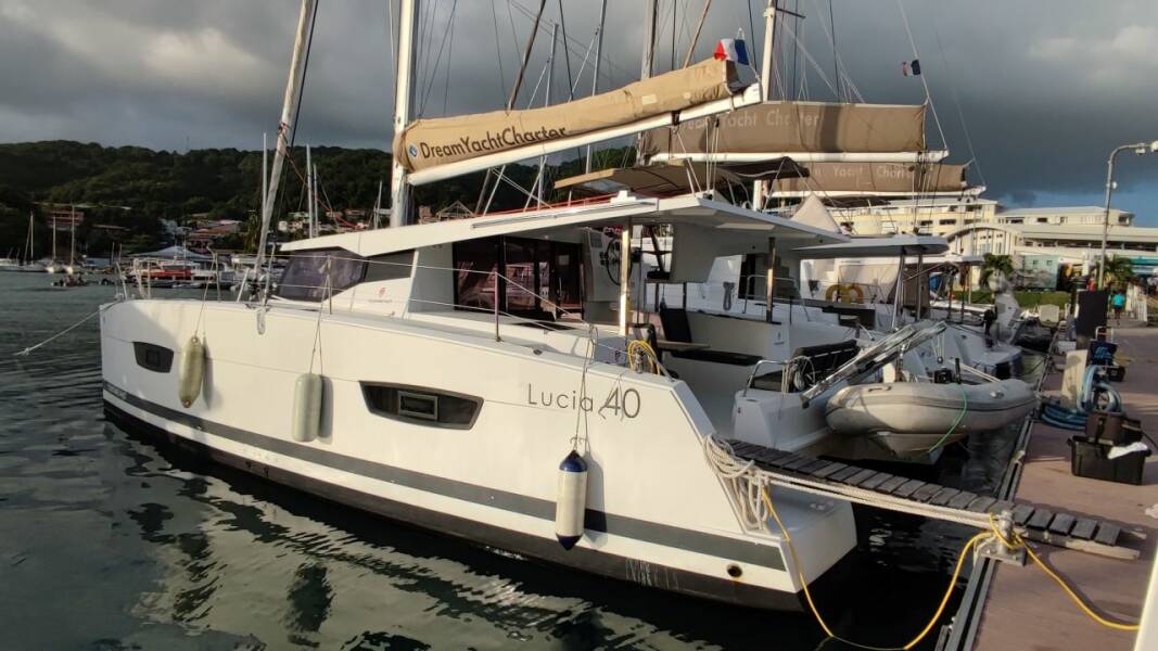 Fountaine Pajot Lucia 40 HARFANG 