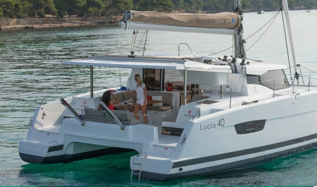 Fountaine Pajot Lucia 40 • HAPPY HOUR 