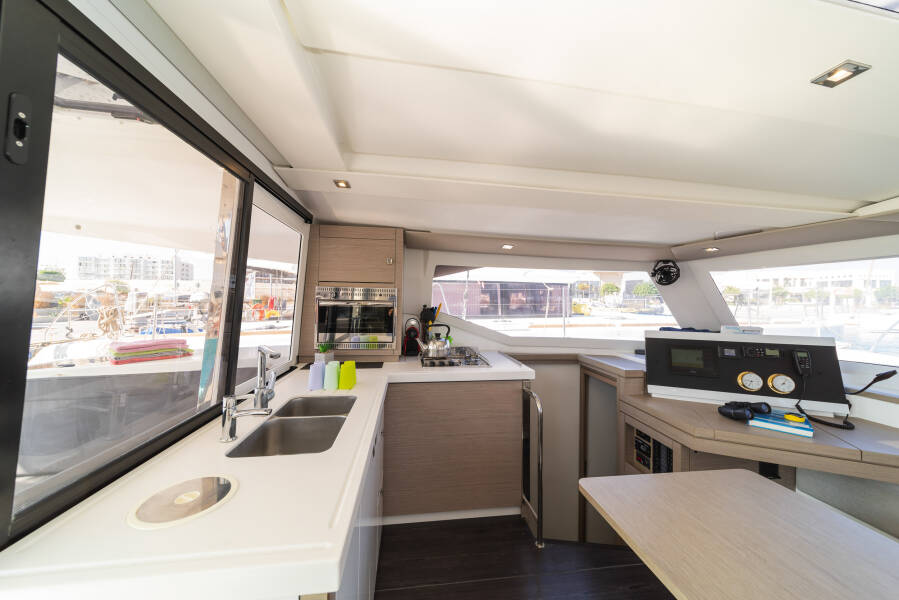 Fountaine Pajot Lucia 40 Fortuna