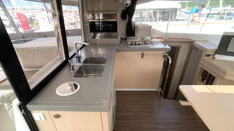 Fountaine Pajot Lucia 40 Idefix