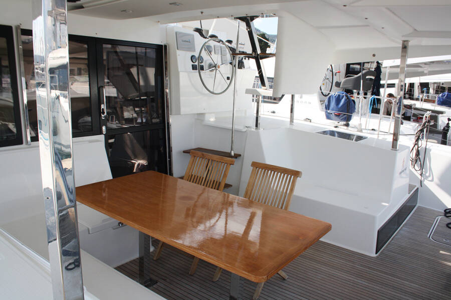 Fountaine Pajot Lucia 40 Shanti