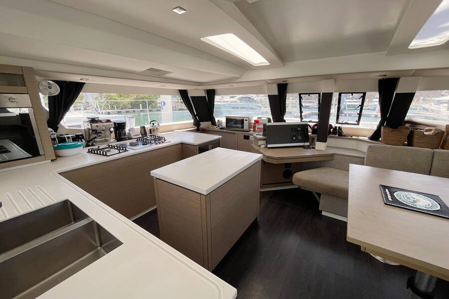 Fountaine Pajot Saba 50 Good Vibrations