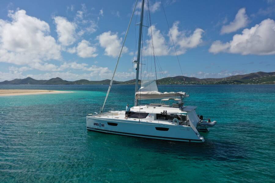 Fountaine Pajot Saba 50 Apres Ski