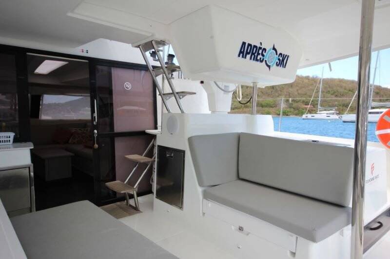 Fountaine Pajot Saba 50 Apres Ski