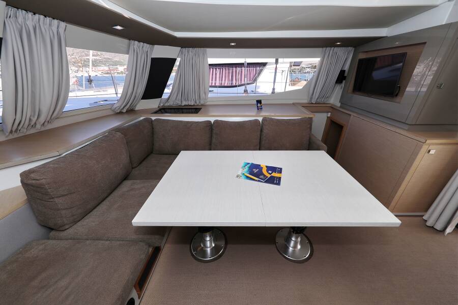 Fountaine Pajot Saba 50 Poco Loco