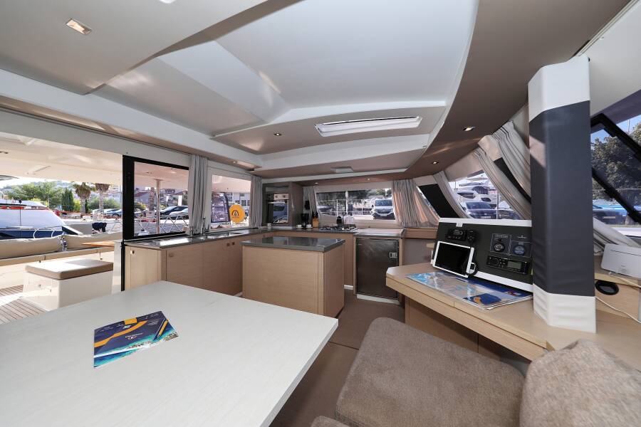 Fountaine Pajot Saba 50 Poco Loco