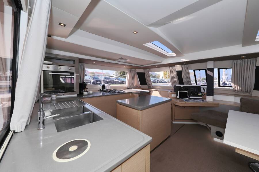 Fountaine Pajot Saba 50 Poco Loco