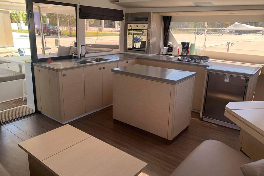 Fountaine Pajot Saba 50 Lingaro