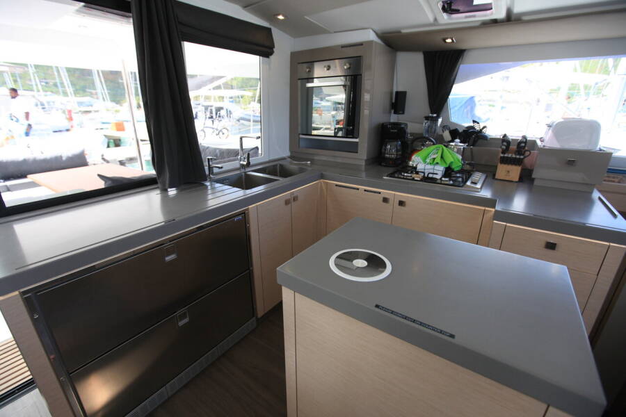 Fountaine Pajot Saona 47 Quintet Three Sheets