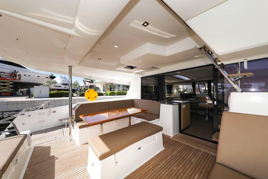 Fountaine Pajot Saona 47 Quintet Tamara V