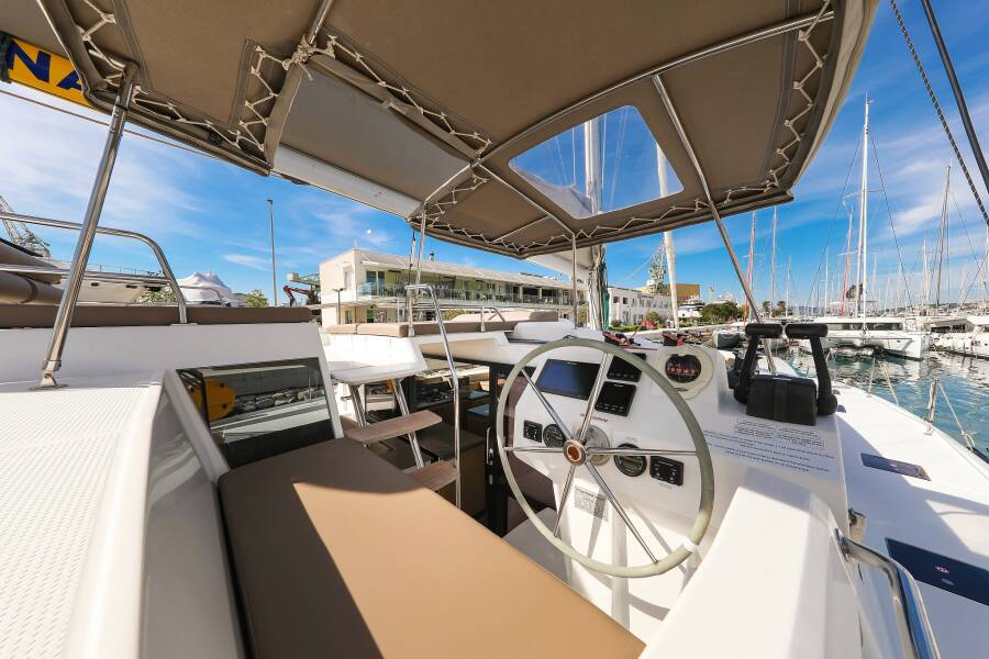 Fountaine Pajot Saona 47 Quintet Tamara V